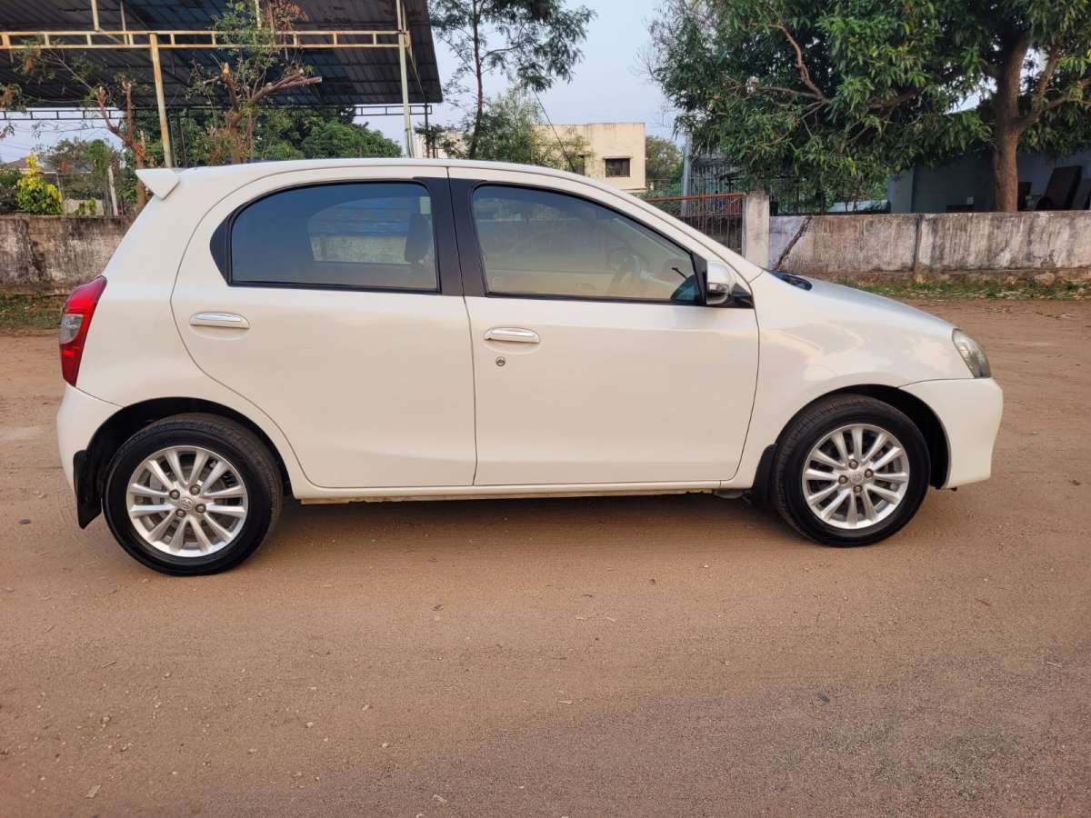 Toyota Etios Liva - Image 7