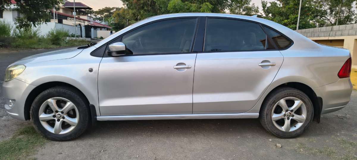 Skoda Rapid - Image 4