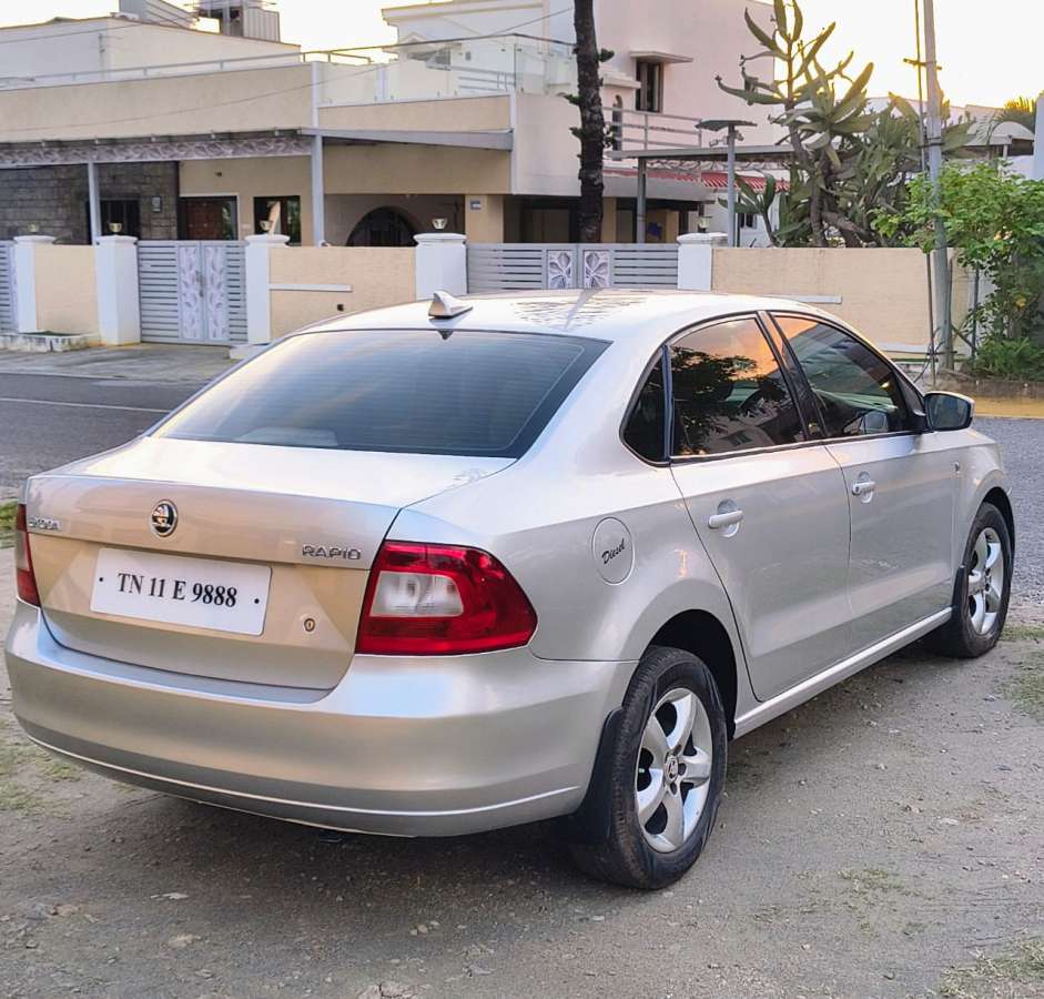 Skoda Rapid - Image 3
