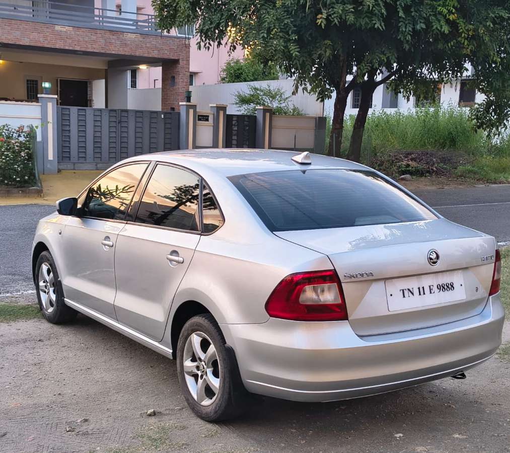 Skoda Rapid - Image 5