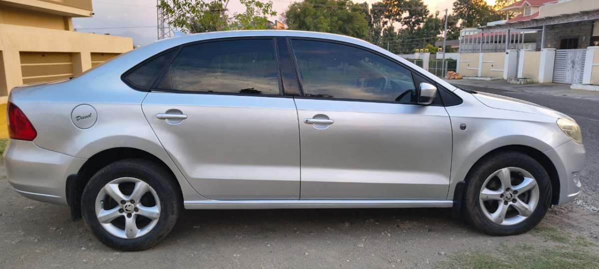 Skoda Rapid - Image 7