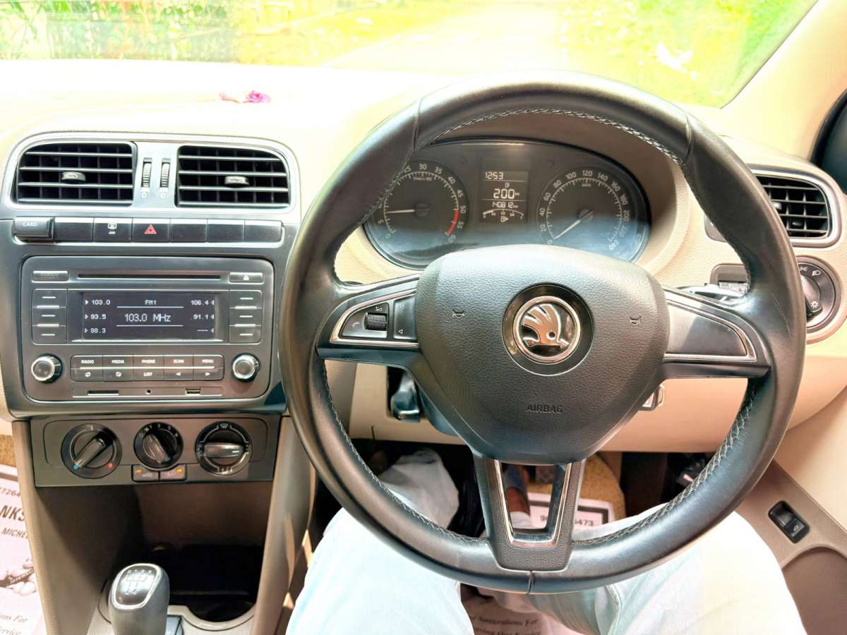 Skoda Rapid - Image 2