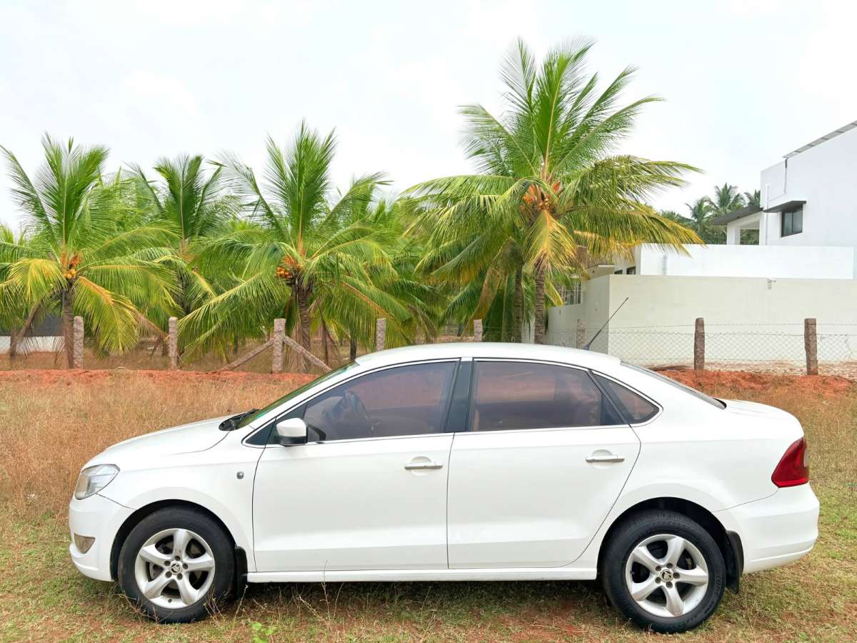 Skoda Rapid - Image 6