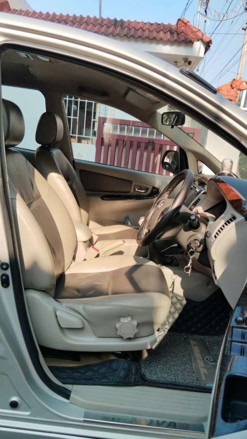 Toyota Innova - Image 3