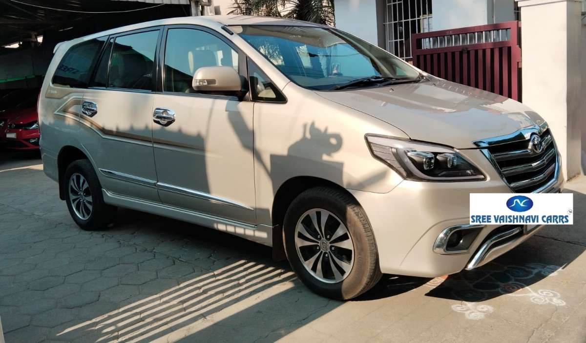 Toyota Innova - Image 2