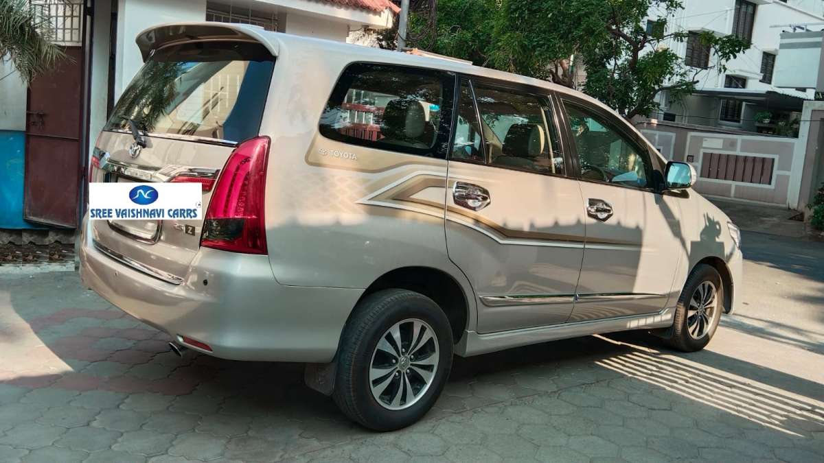 Toyota Innova - Image 9