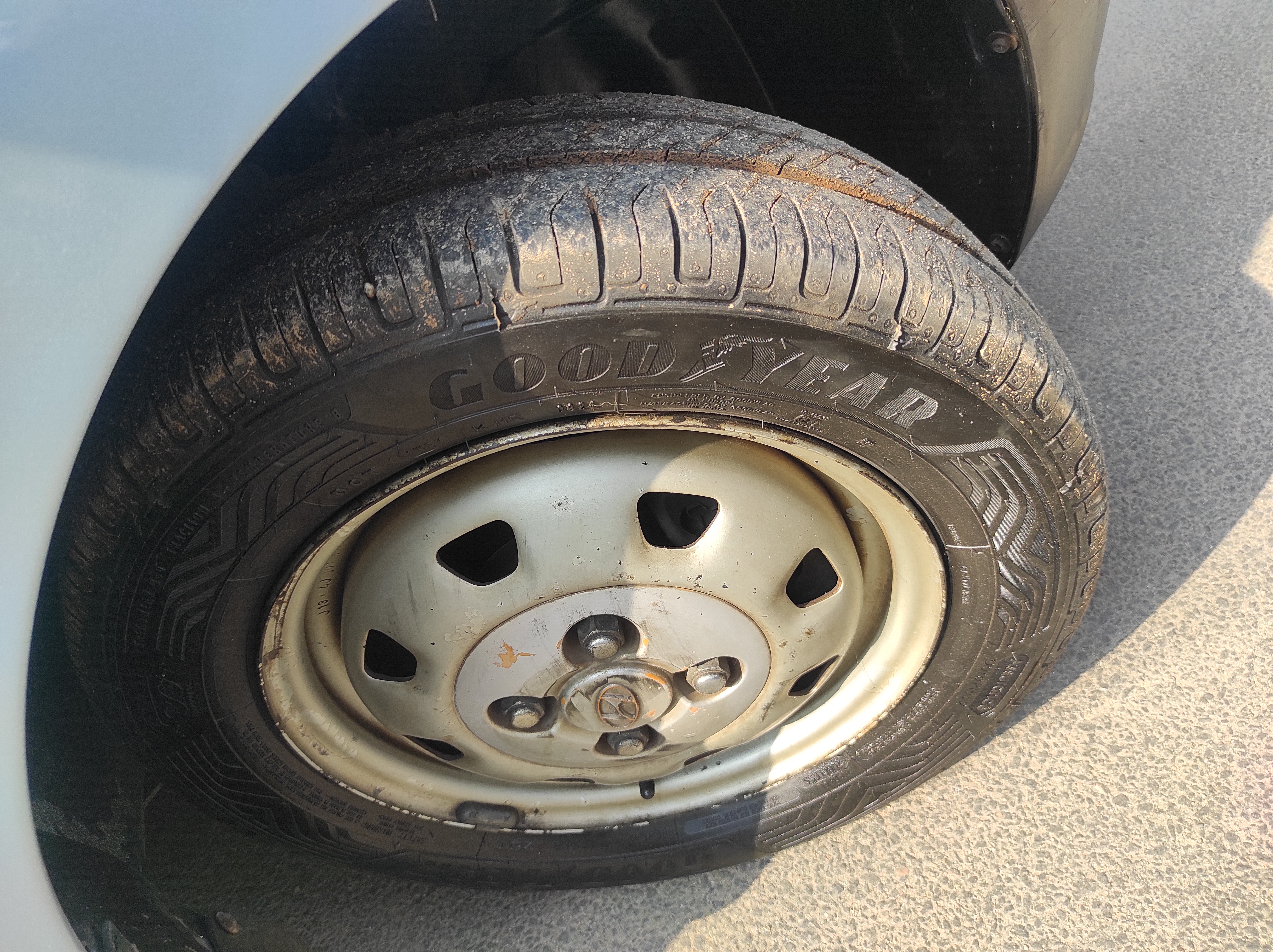 Hyundai Santro Xing - Image 9