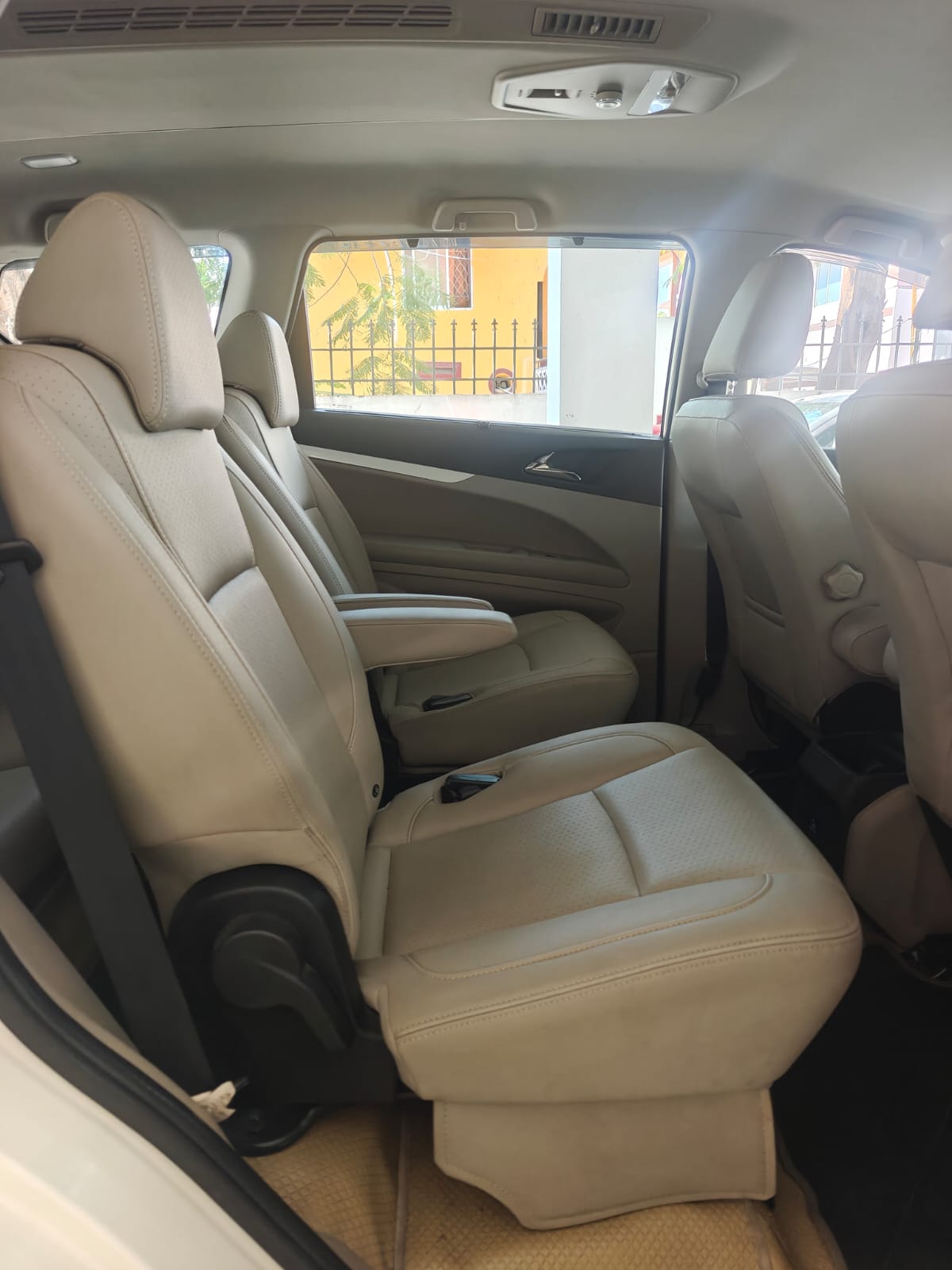 Mahindra Marazzo - Image 5