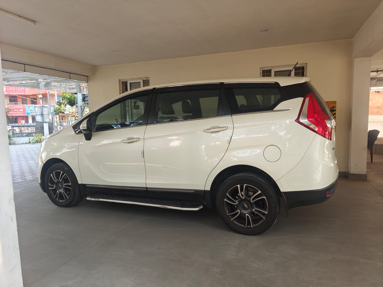 Mahindra Marazzo - Image 2