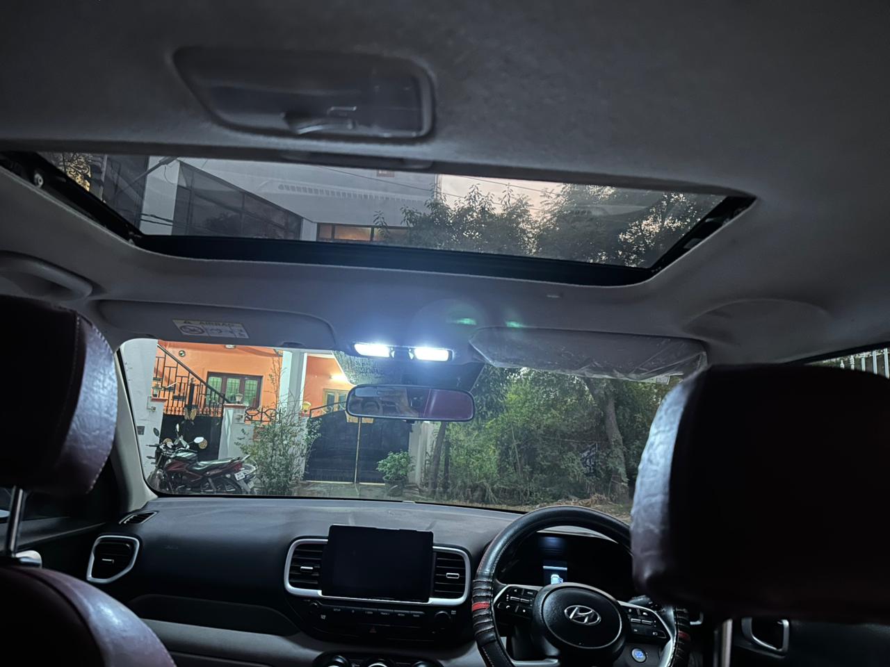 Hyundai Venue - Image 5