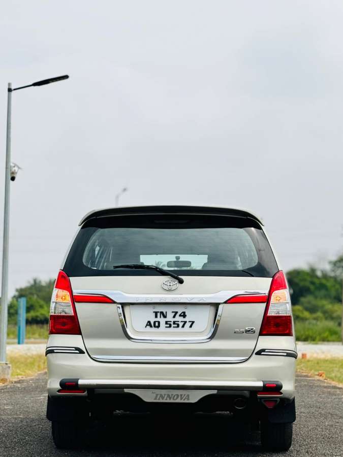 Toyota Innova - Image 10