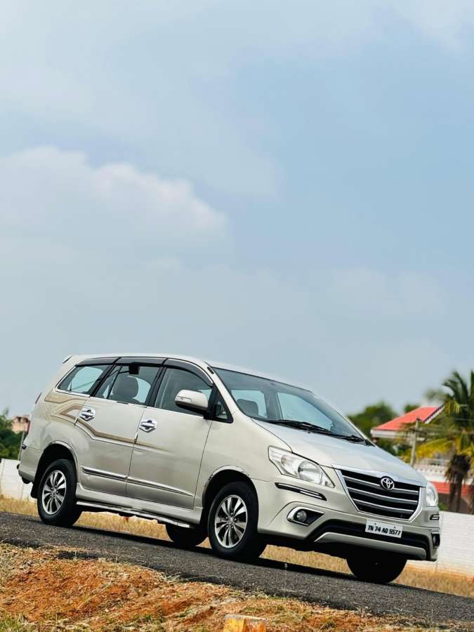 Toyota Innova - Image 8