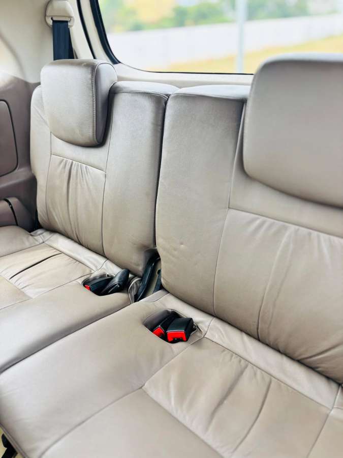 Toyota Innova - Image 7