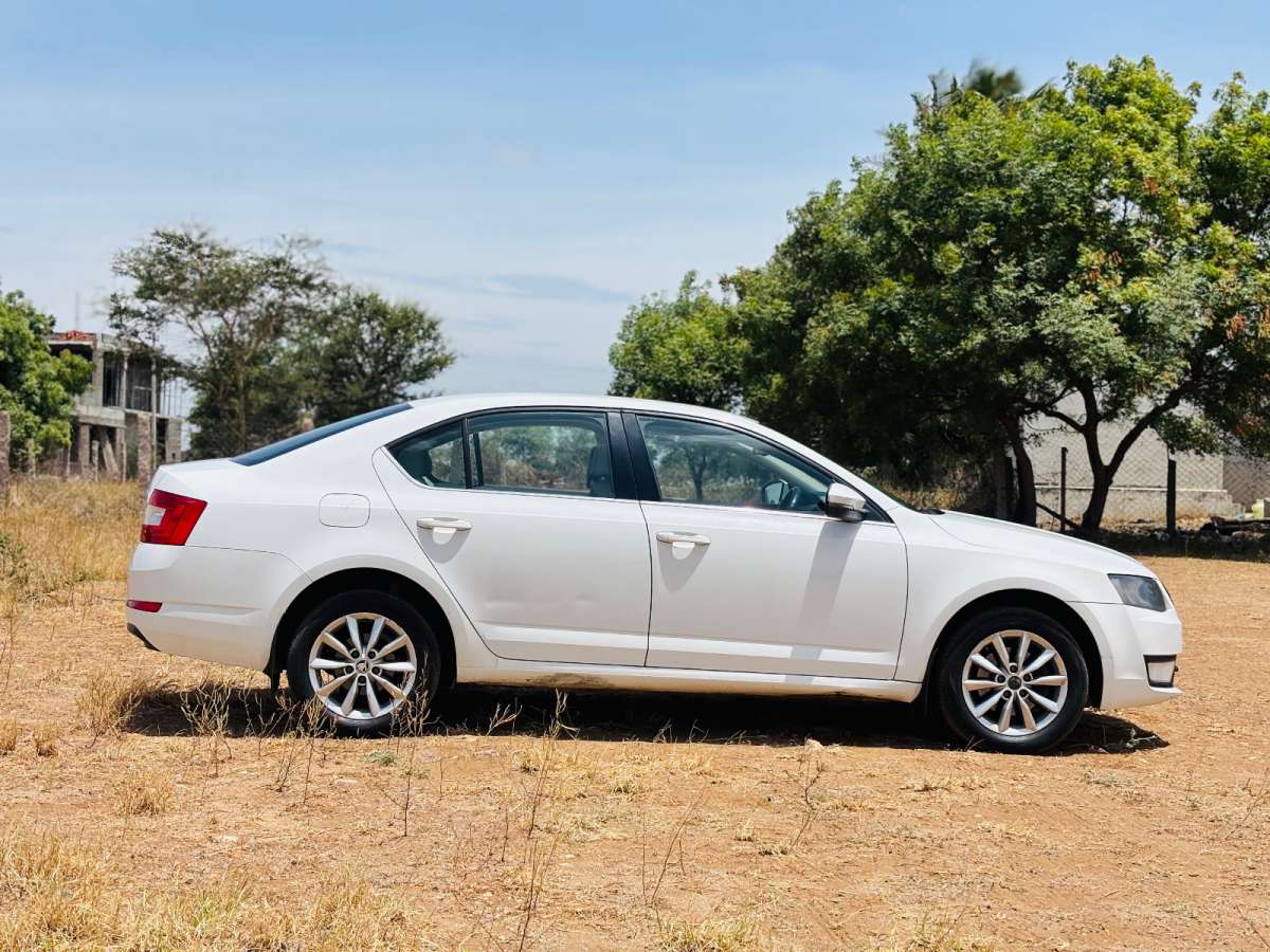 Skoda Octavia - Image 7