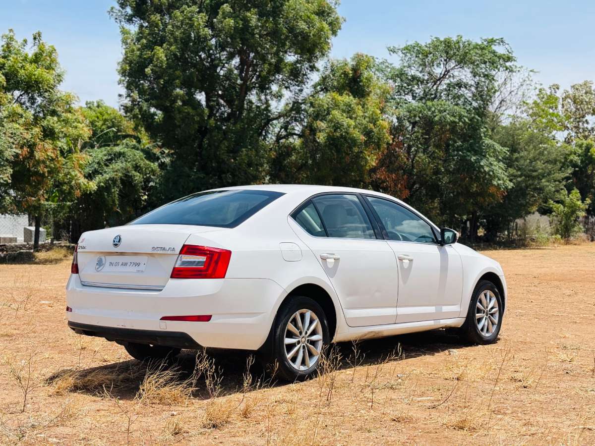Skoda Octavia - Image 9