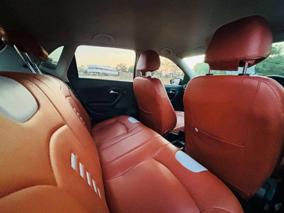 Volkswagen Polo - Image 8