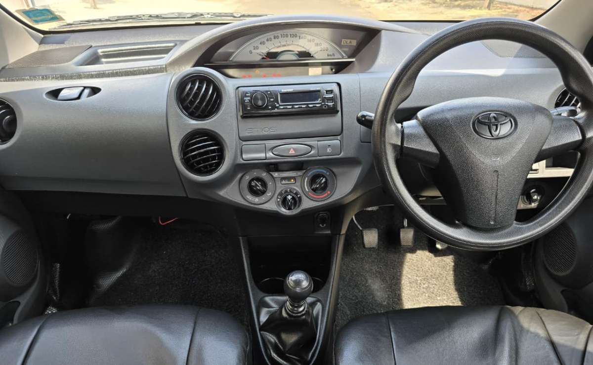 Toyota Etios Liva - Image 3