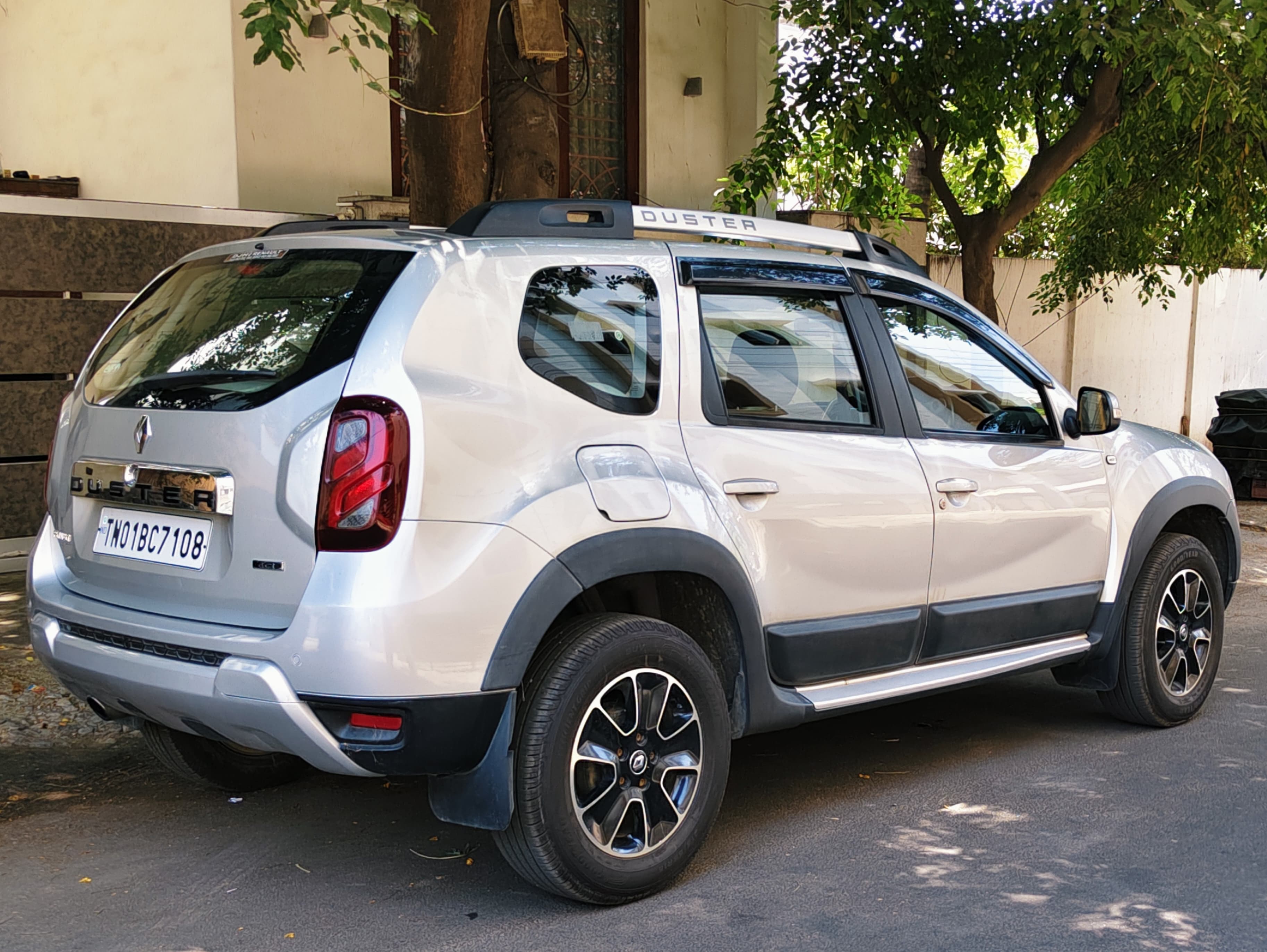 Renault Duster - Image 9