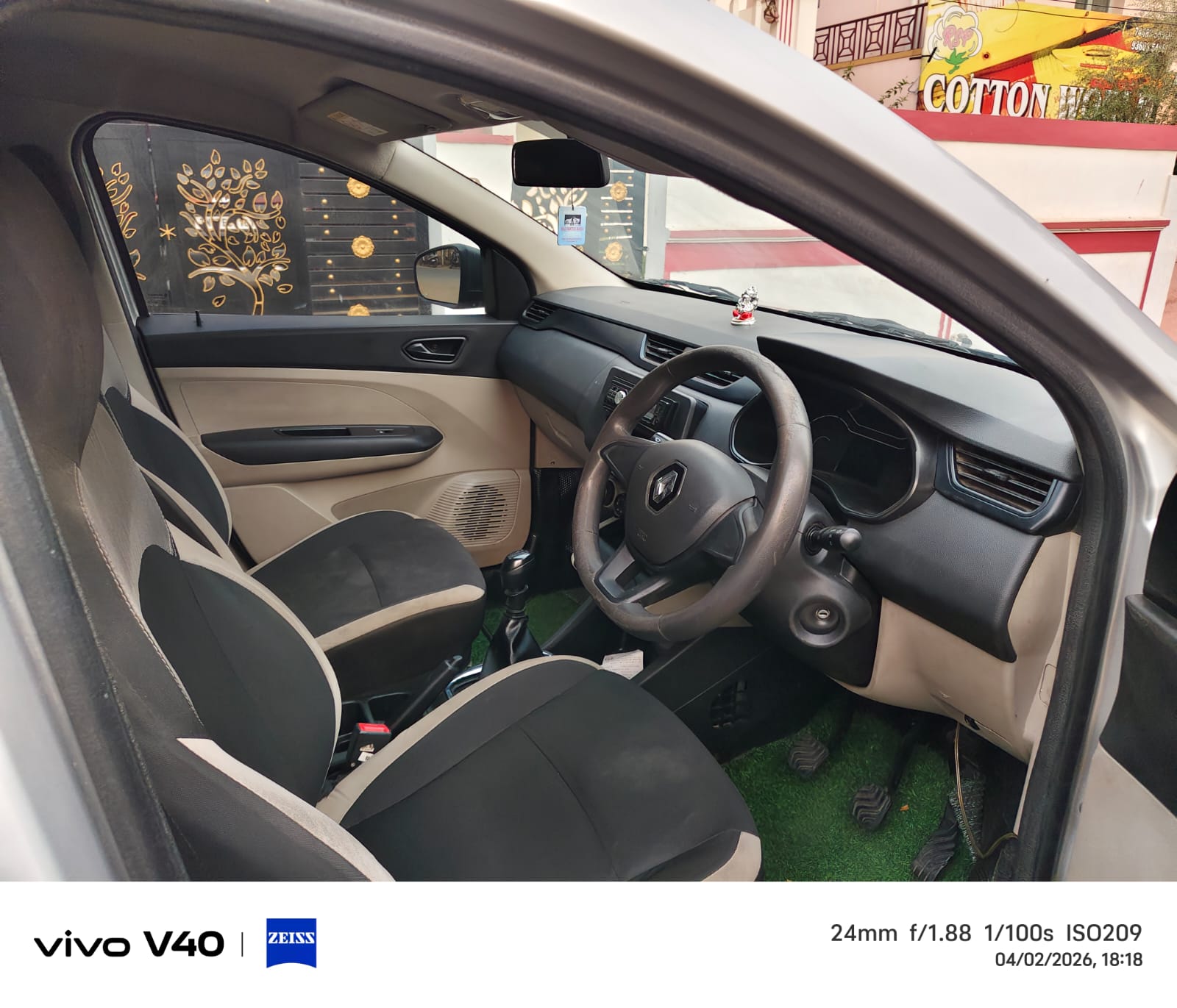 Renault Triber - Image 5