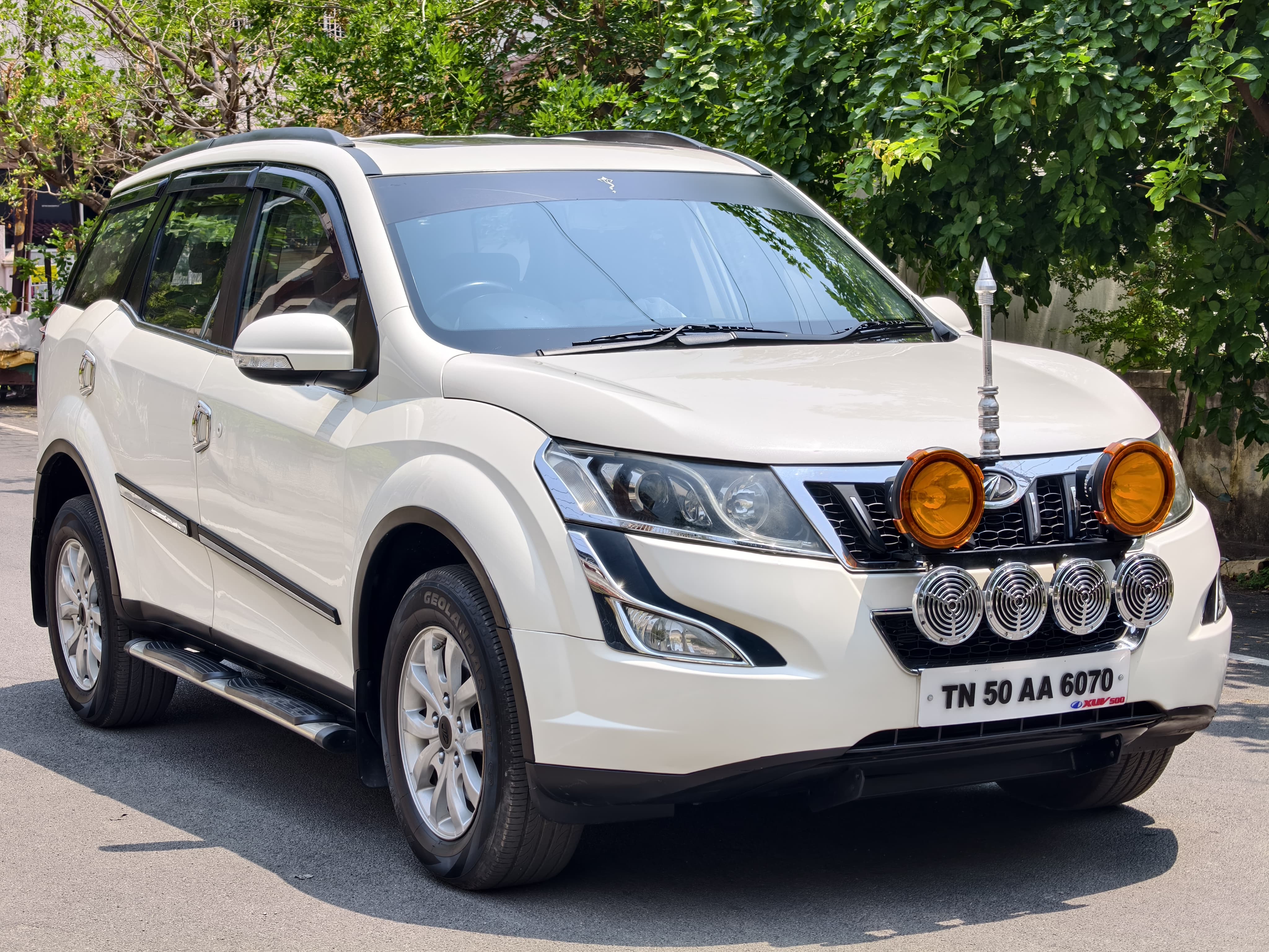 Mahindra XUV500 - Image 2