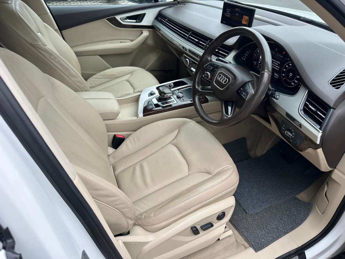 Audi Q7 - Image 6