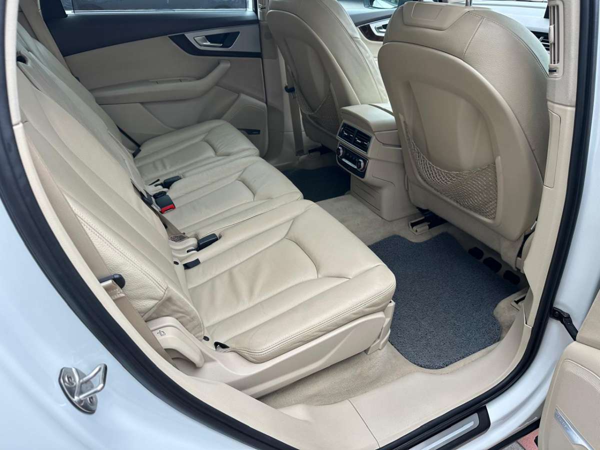 Audi Q7 - Image 4