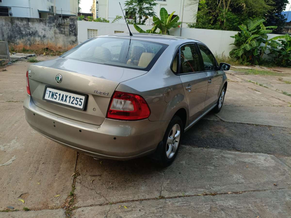 Skoda Rapid - Image 8
