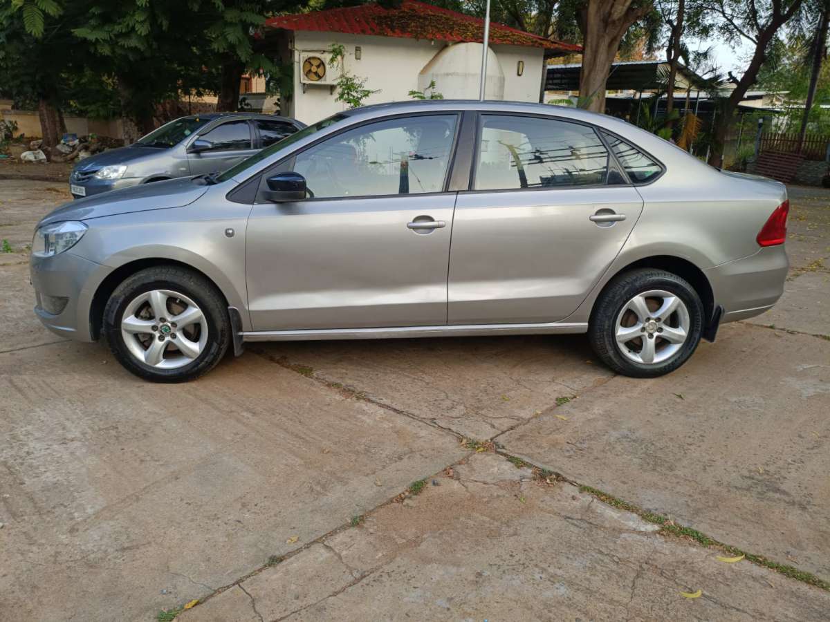 Skoda Rapid - Image 4