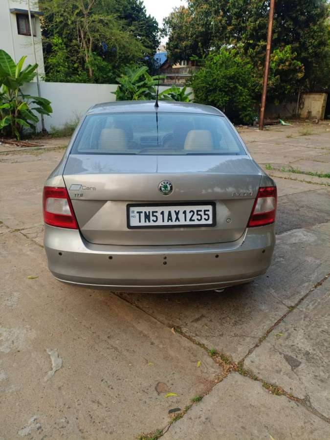Skoda Rapid - Image 9