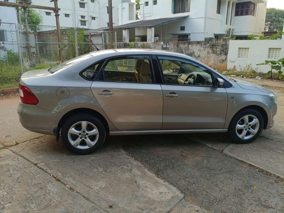 Skoda Rapid - Image 5