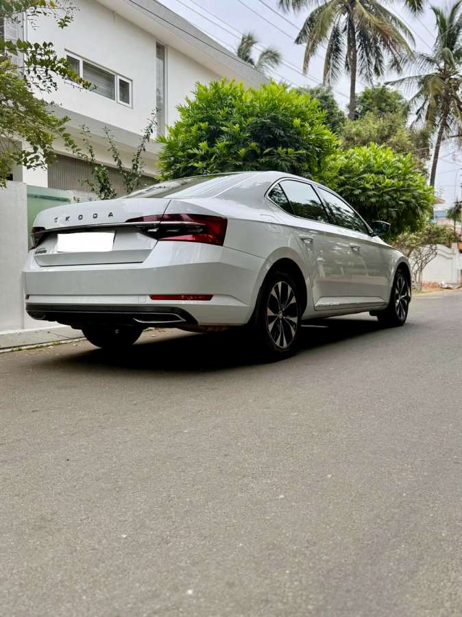 Skoda Superb - Image 6