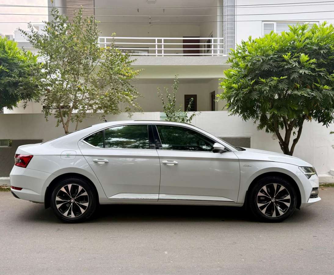 Skoda Superb - Image 5