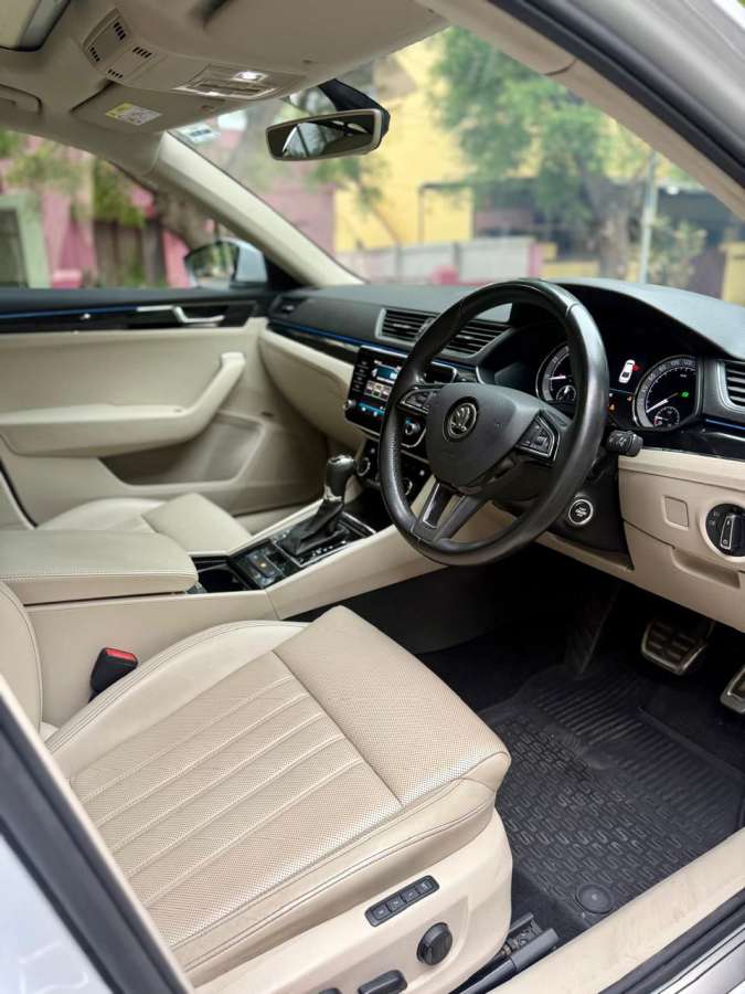 Skoda Superb - Image 11