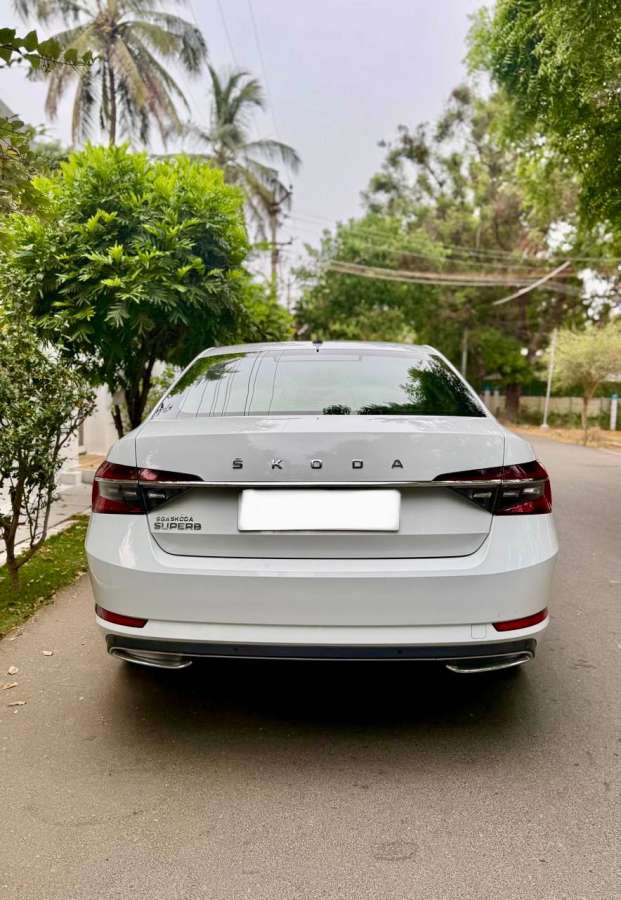 Skoda Superb - Image 12
