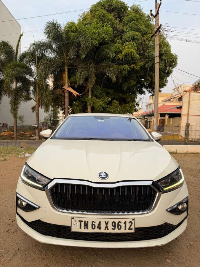 Skoda SLAVIA Signature 1.0L TSI MT