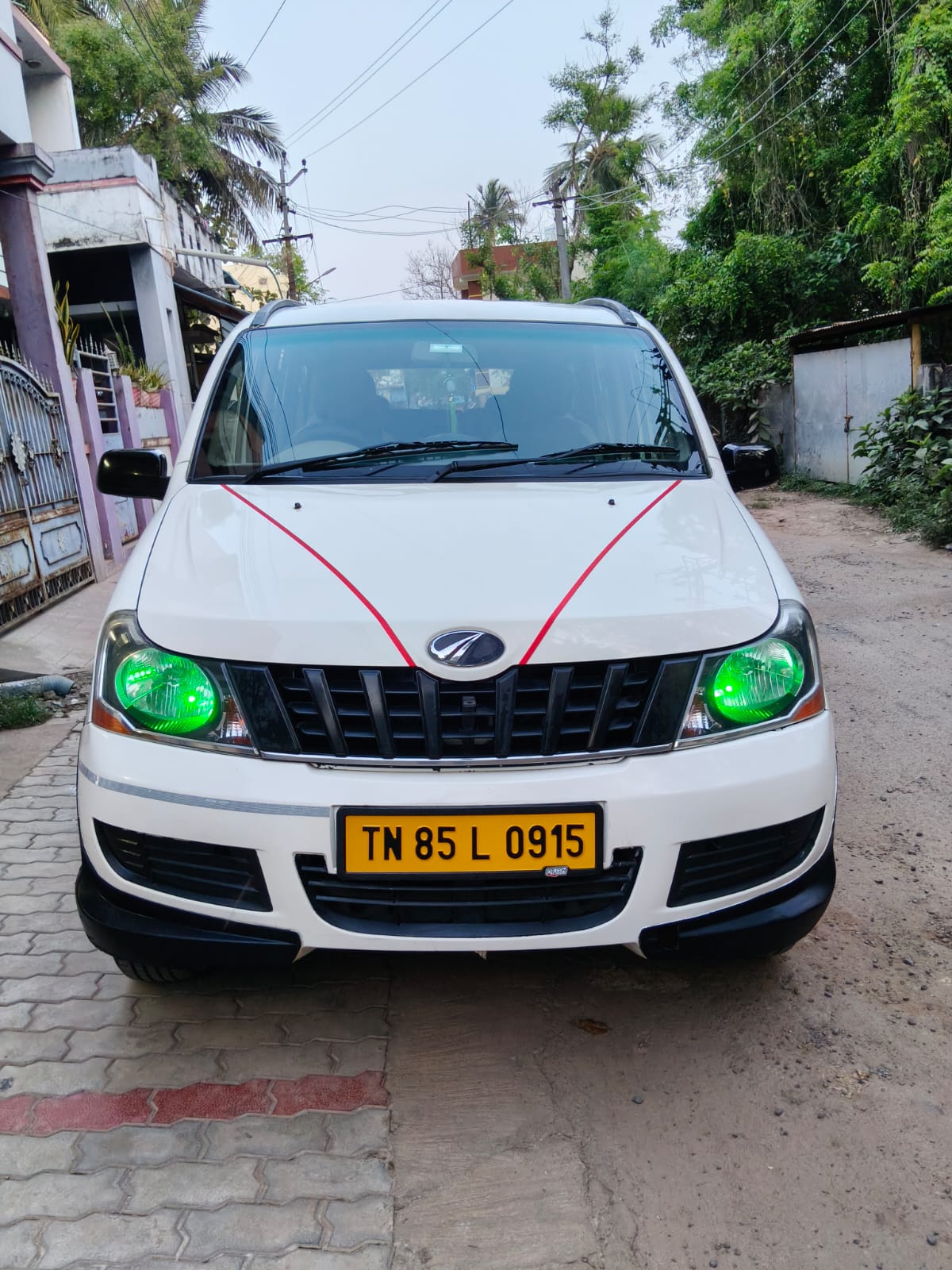 Mahindra Xylo D4