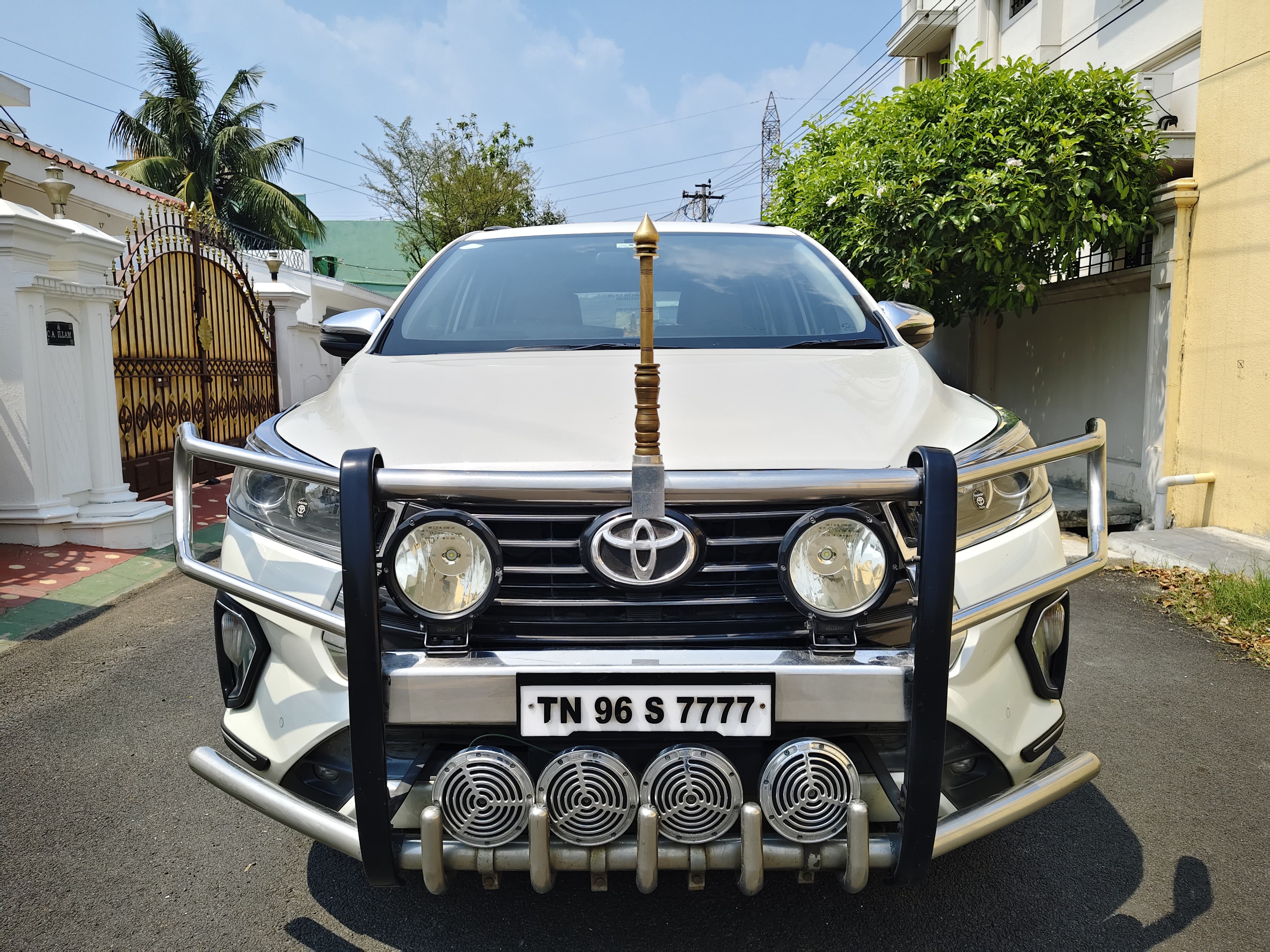 Toyota Innova Crysta 2.4 ZX 7 STR