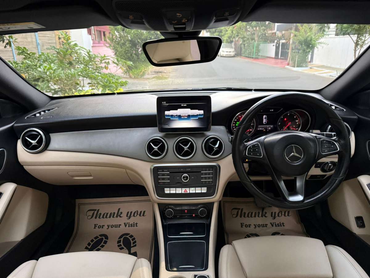 Mercedes Benz C-Class - Image 8