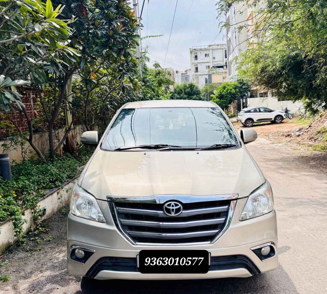 Toyota Innova 2.5 Z 7 STR