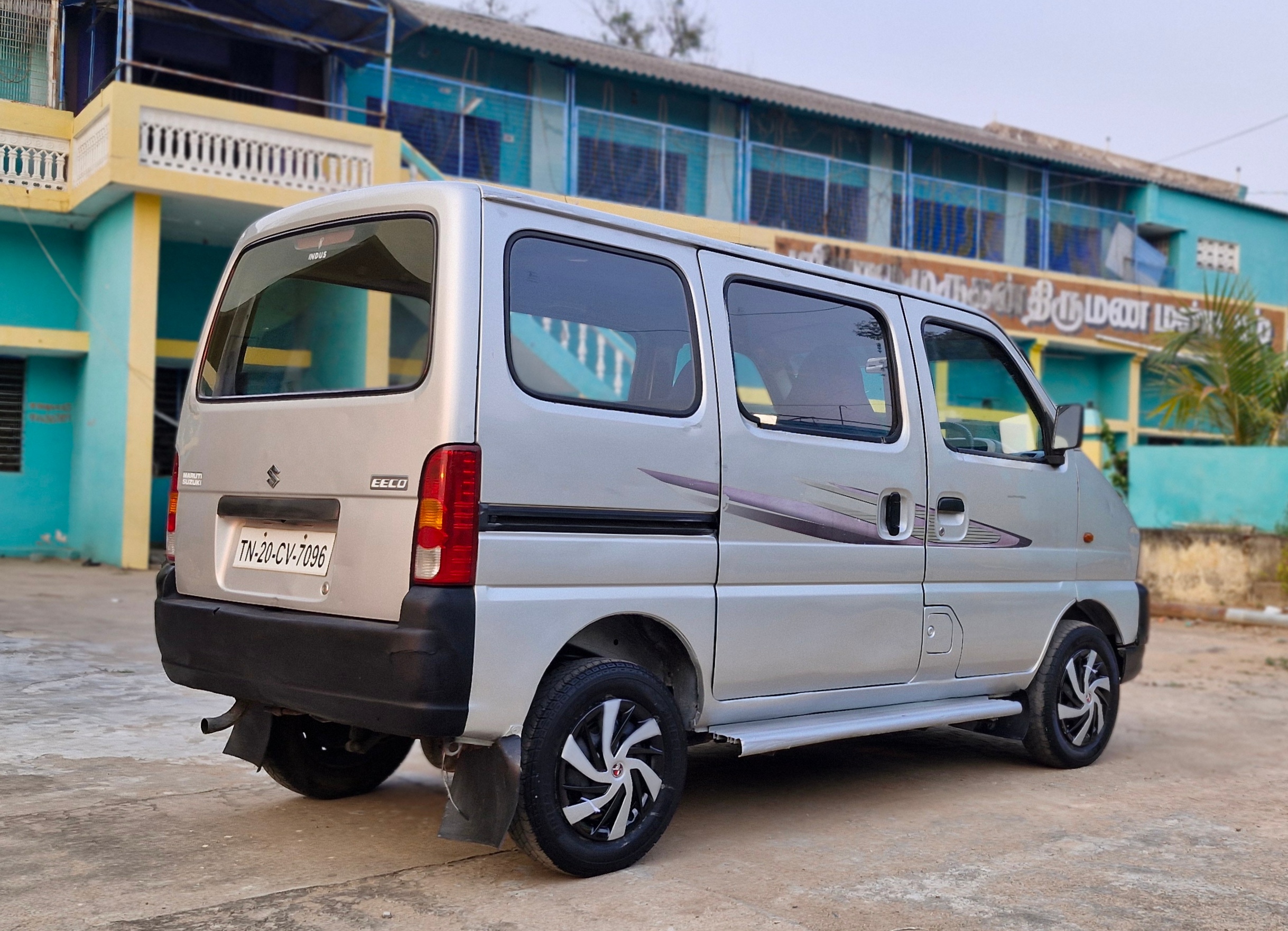 Maruti Suzuki Eeco - Image 12