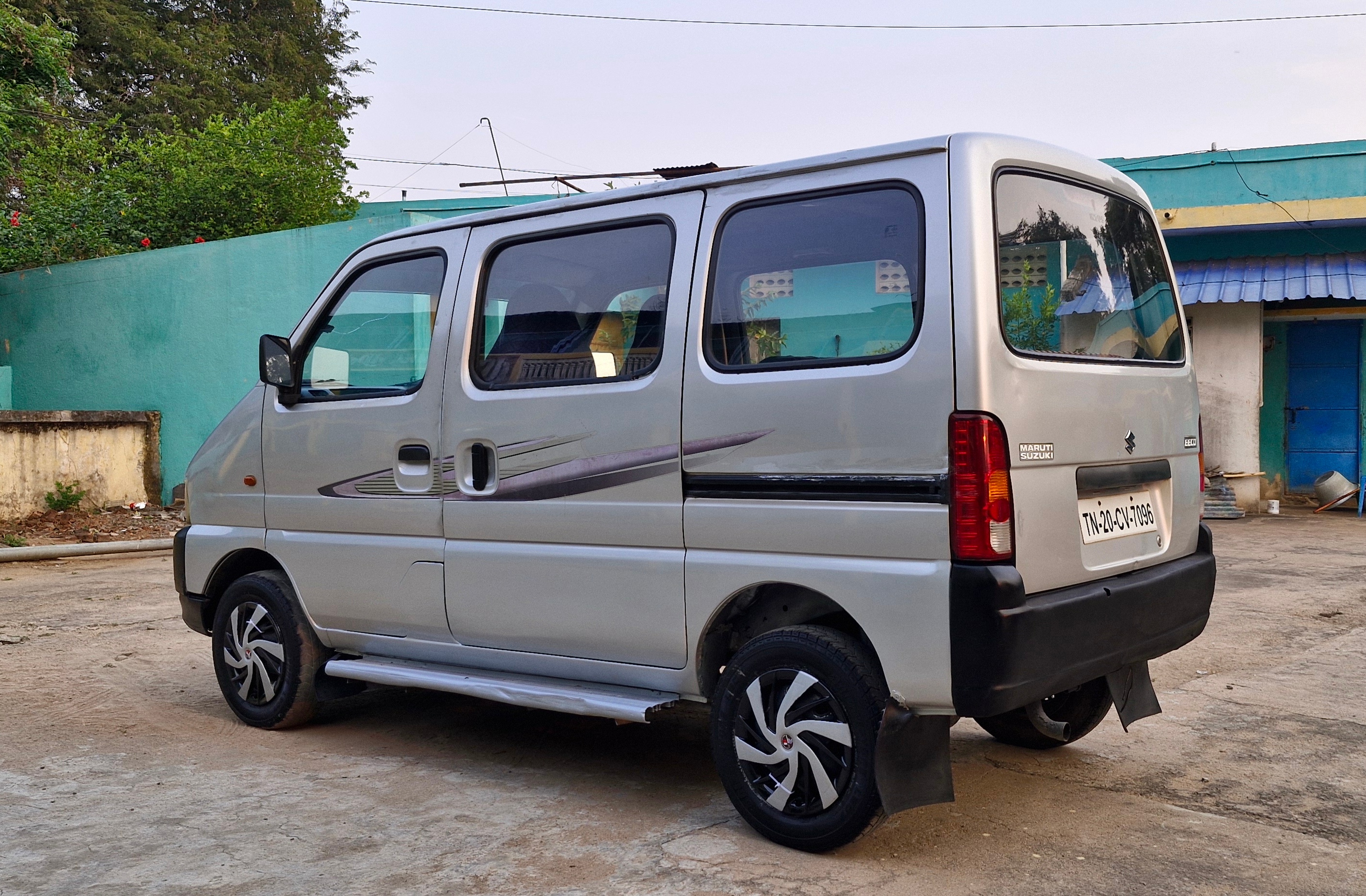 Maruti Suzuki Eeco - Image 11