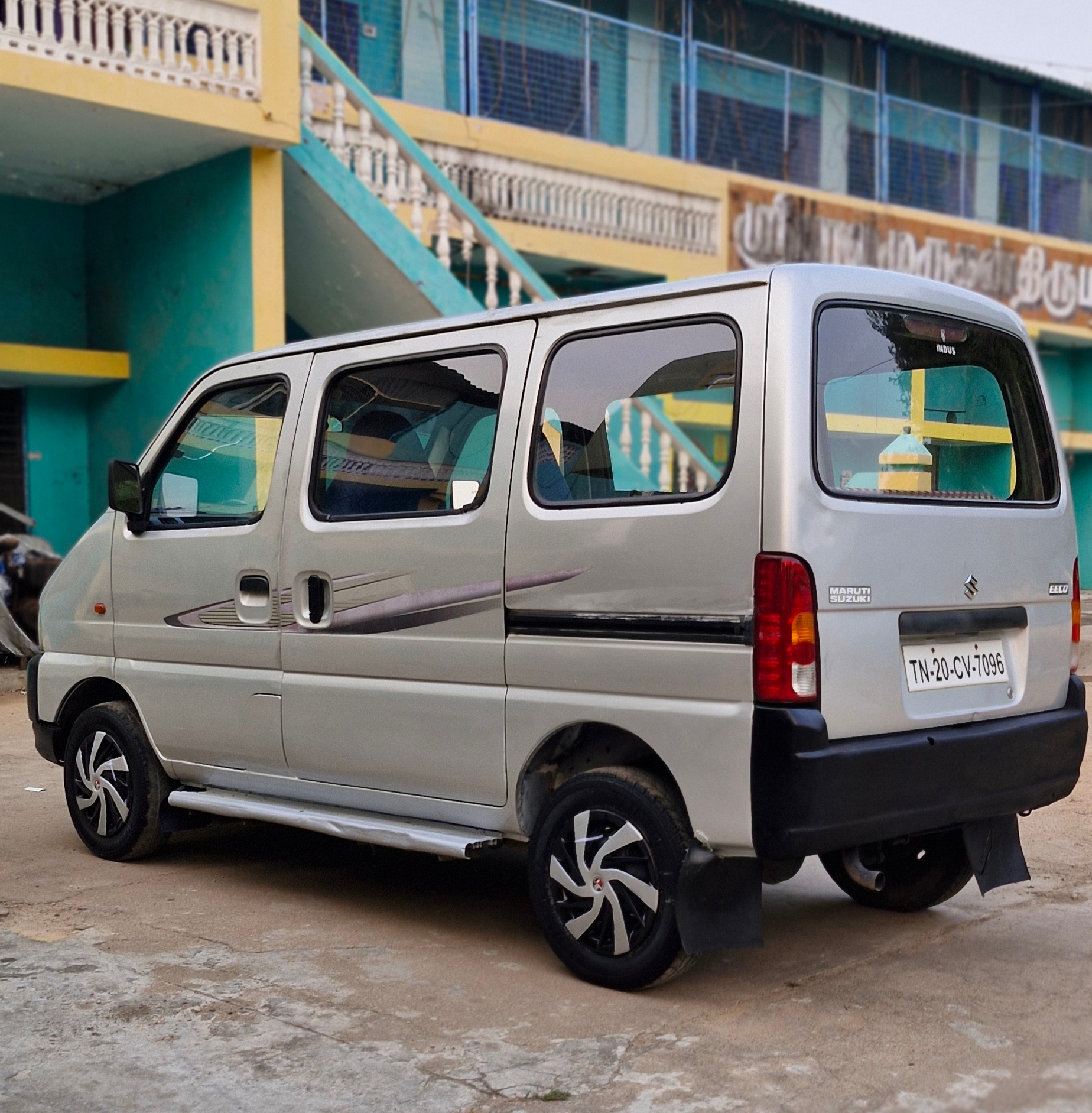 Maruti Suzuki Eeco - Image 2