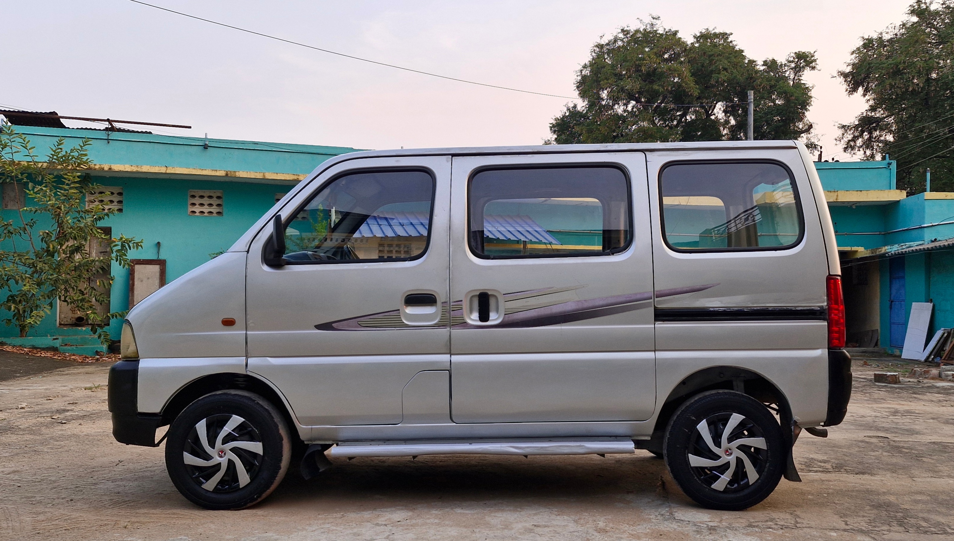 Maruti Suzuki Eeco - Image 6