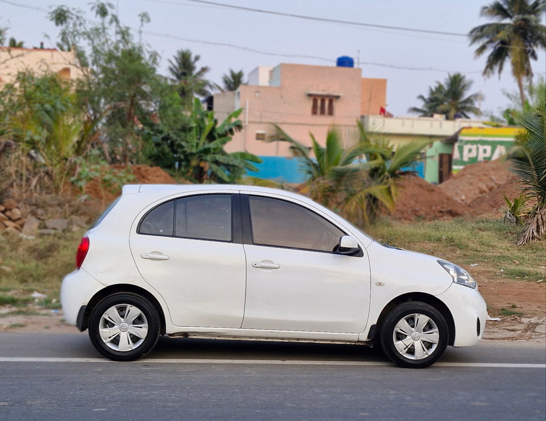 Nissan Micra Active - Image 3