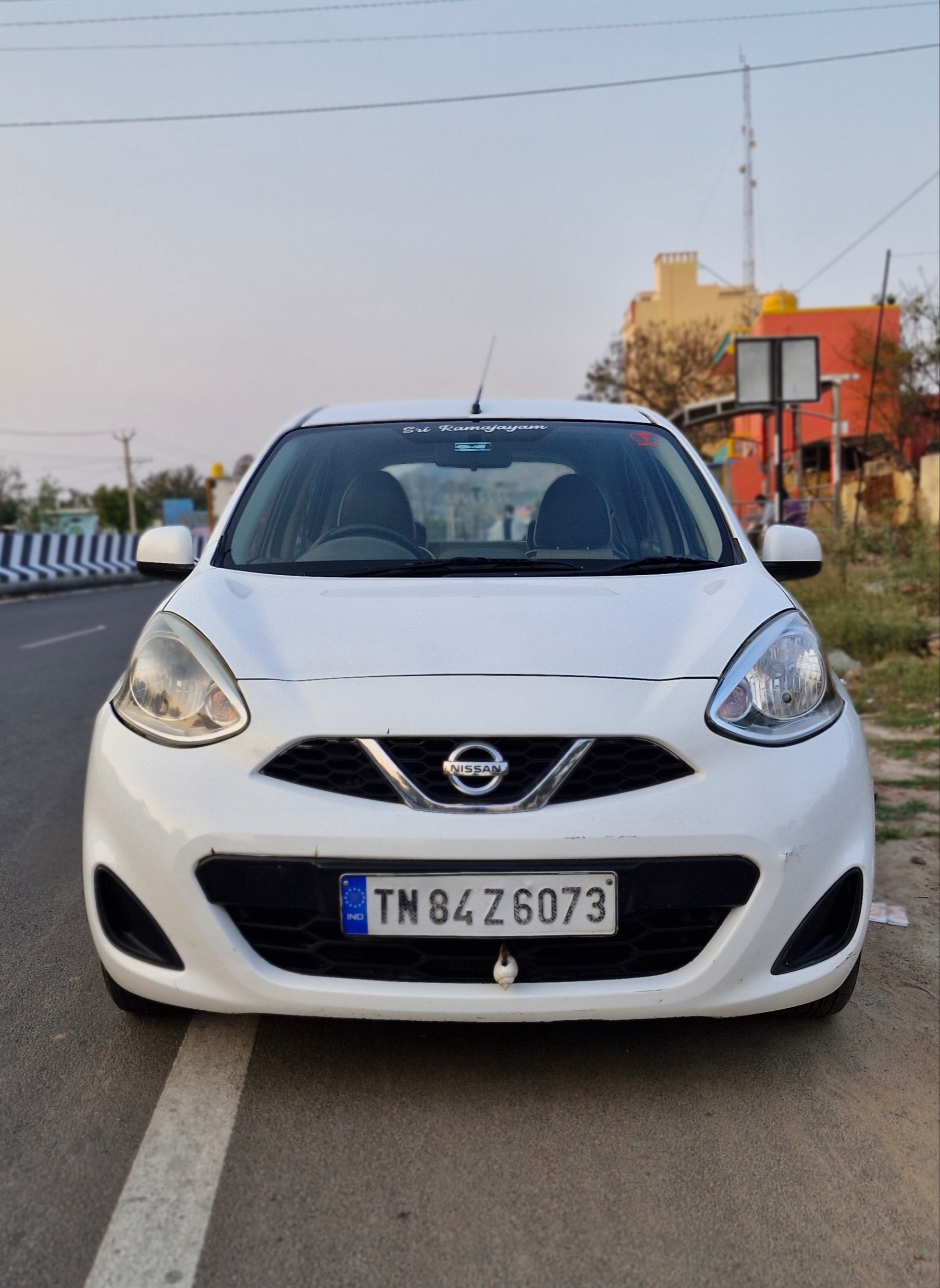 Nissan Micra Active - Image 4