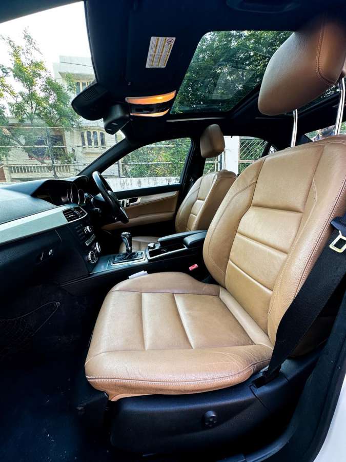 Mercedes Benz C-Class - Image 4