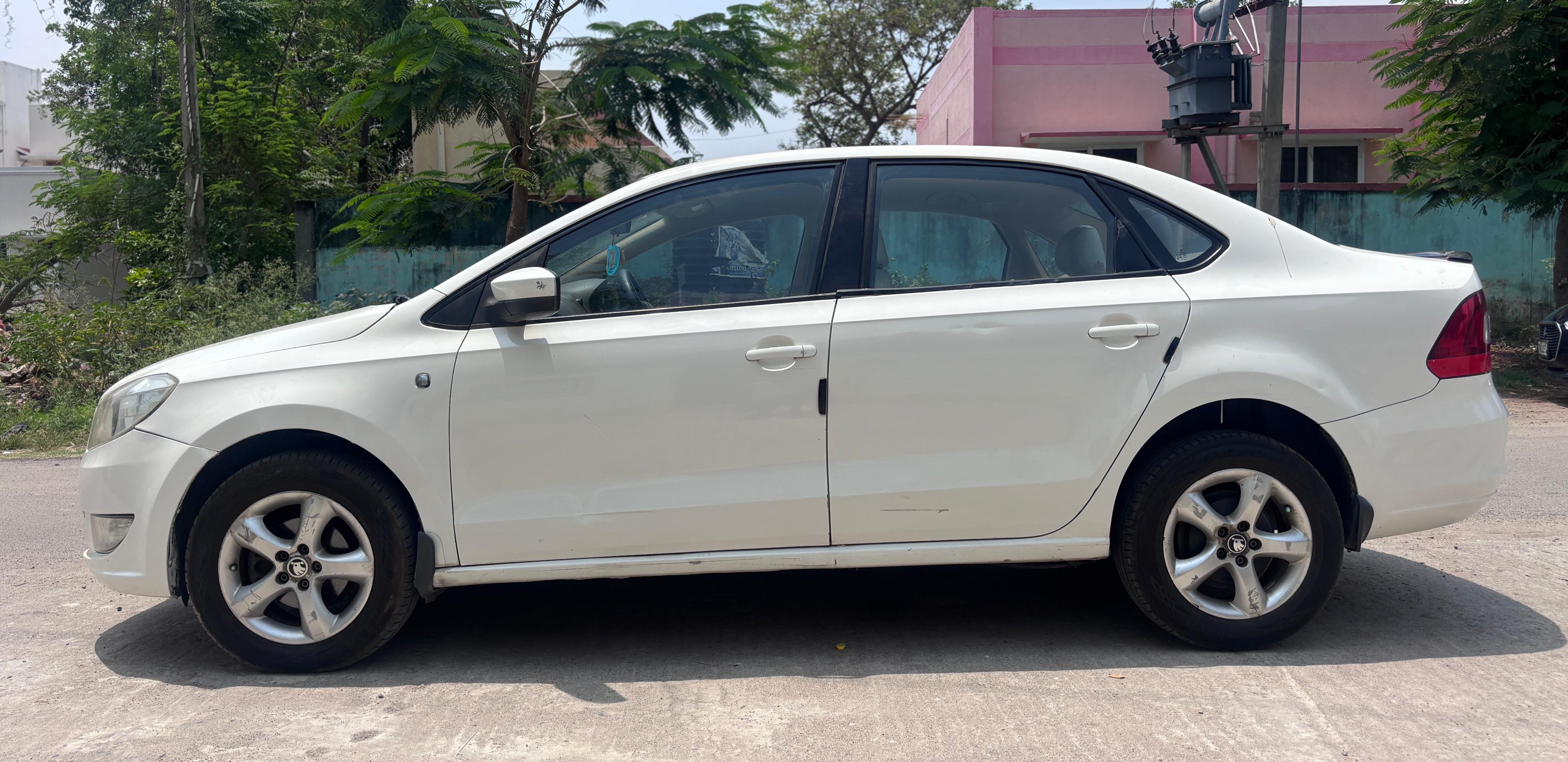 Skoda Rapid - Image 8