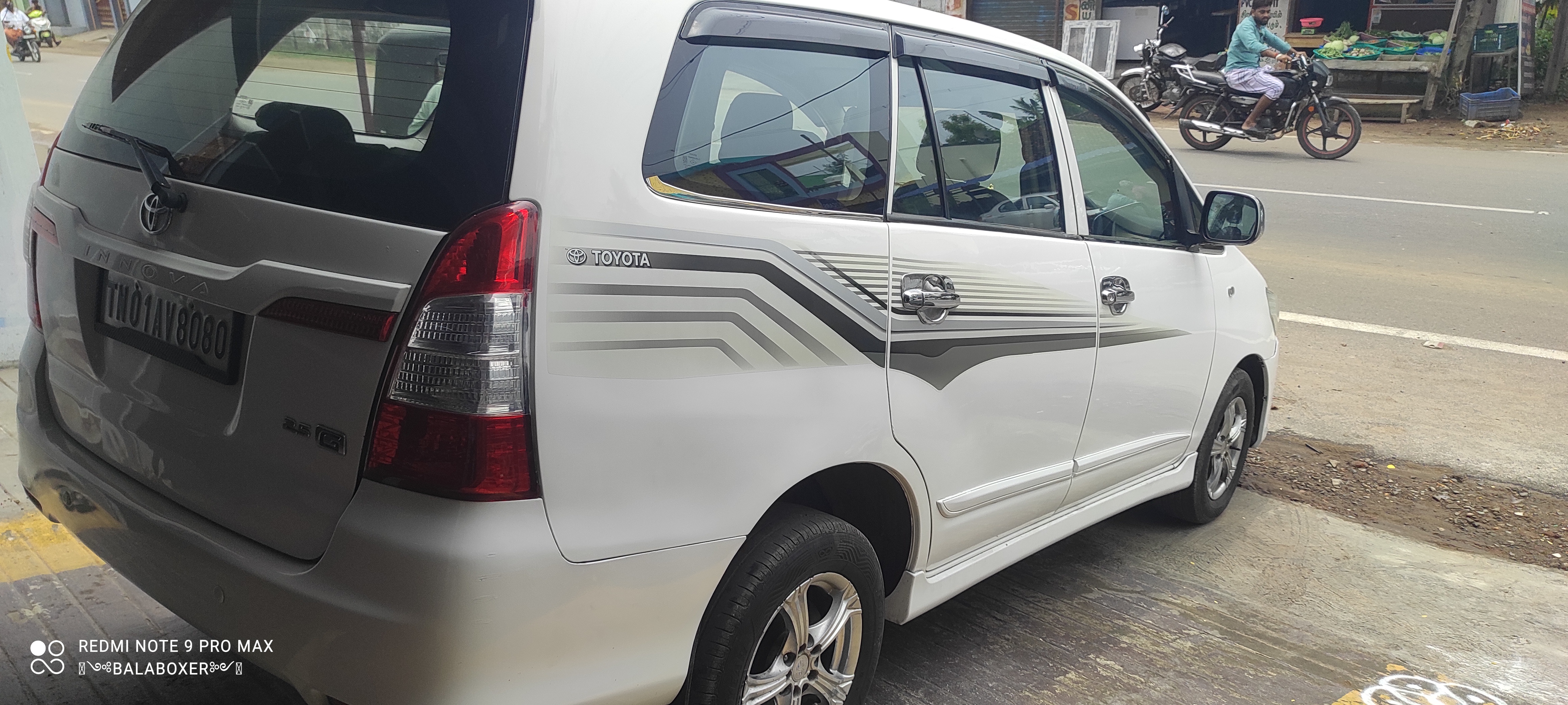 Toyota Innova - Image 2