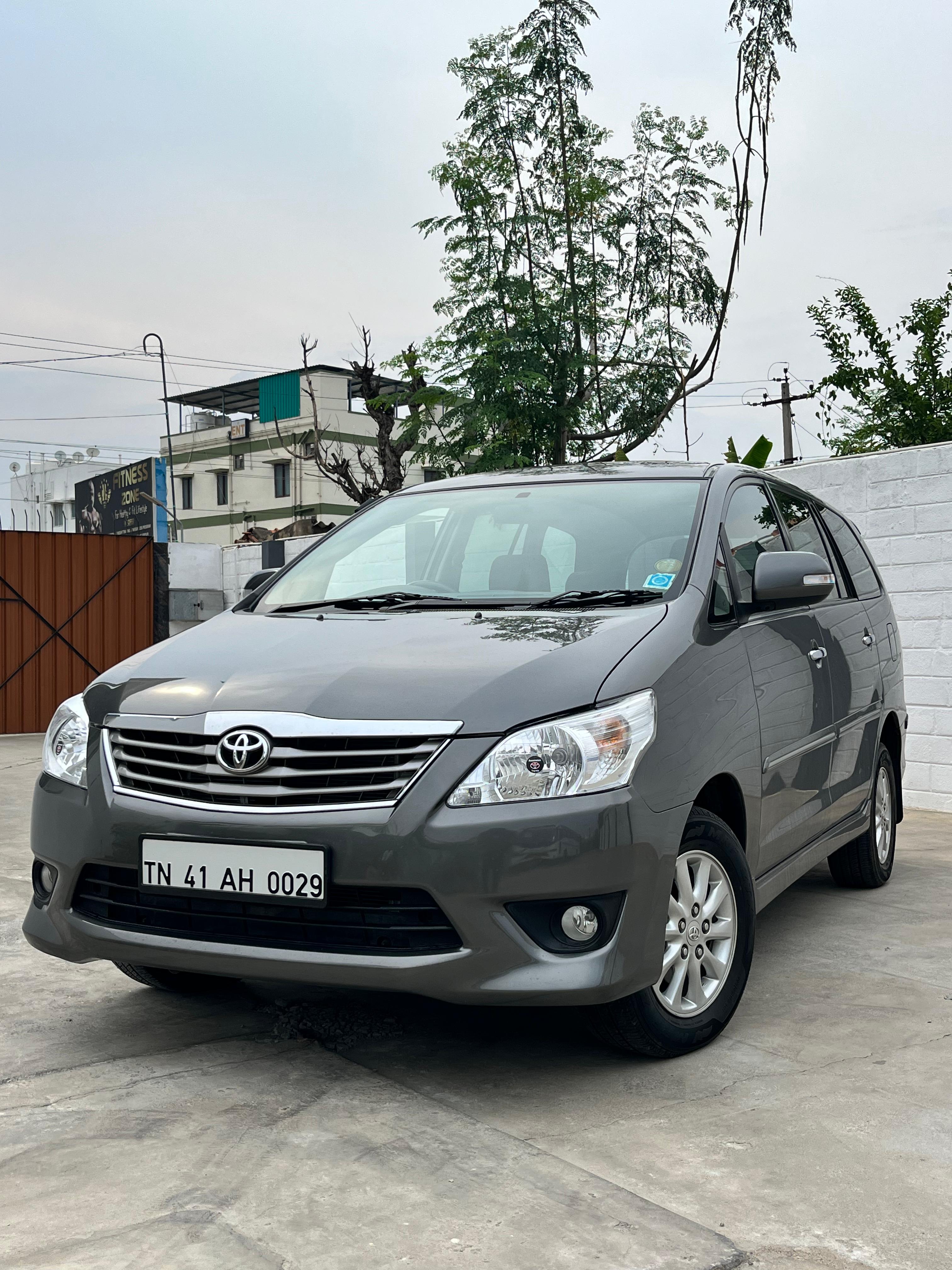 Toyota Innova 2.5 V