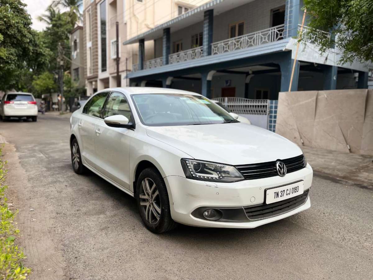 Volkswagen Jetta - Image 2